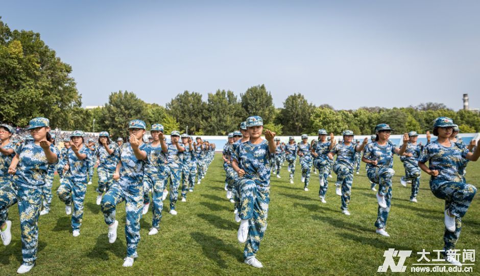 女子军体拳。(摄影 吉安)